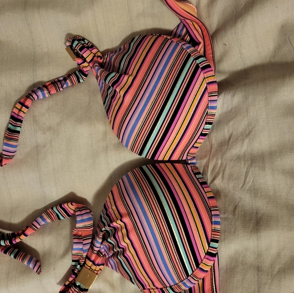 Victoria's Secret bathing suit - size small/34A - Picture 5 of 6